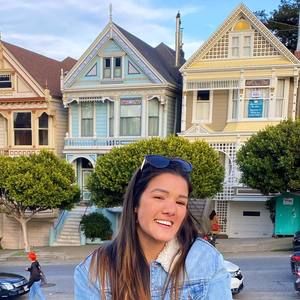 Meet your Posher, Caroline